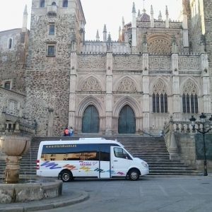 microbuses, minibuses, autocares y autobuses para bodas alquiler 16 plazas en Madrid y Toledo